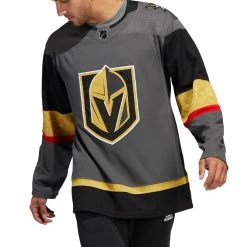 VEGAS GOLDEN KNIGHTS ADIDAS ADIZERO PRIMEGREEN AUTHENTIC GREY HOME JERSEY -Atlantic Division Shop VEGAS GOLDEN KNIGHTS ADIDAS ADIZERO PRIMEGREEN AUTHENTIC GREY HOME JERSEY MODEL FRONT